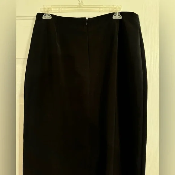 Dress Barn Women’s Long Black Skirt ~ Size 14 - Picture 6 of 8